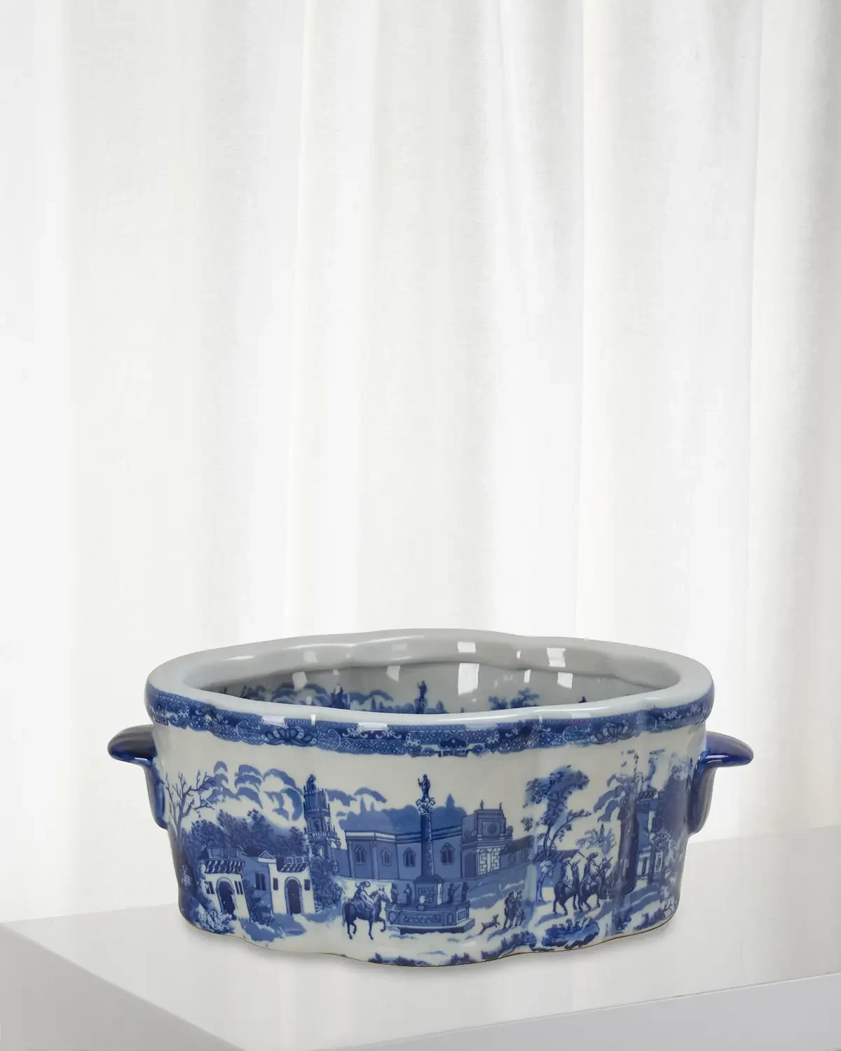 Winward Home Scenic Oval Planter