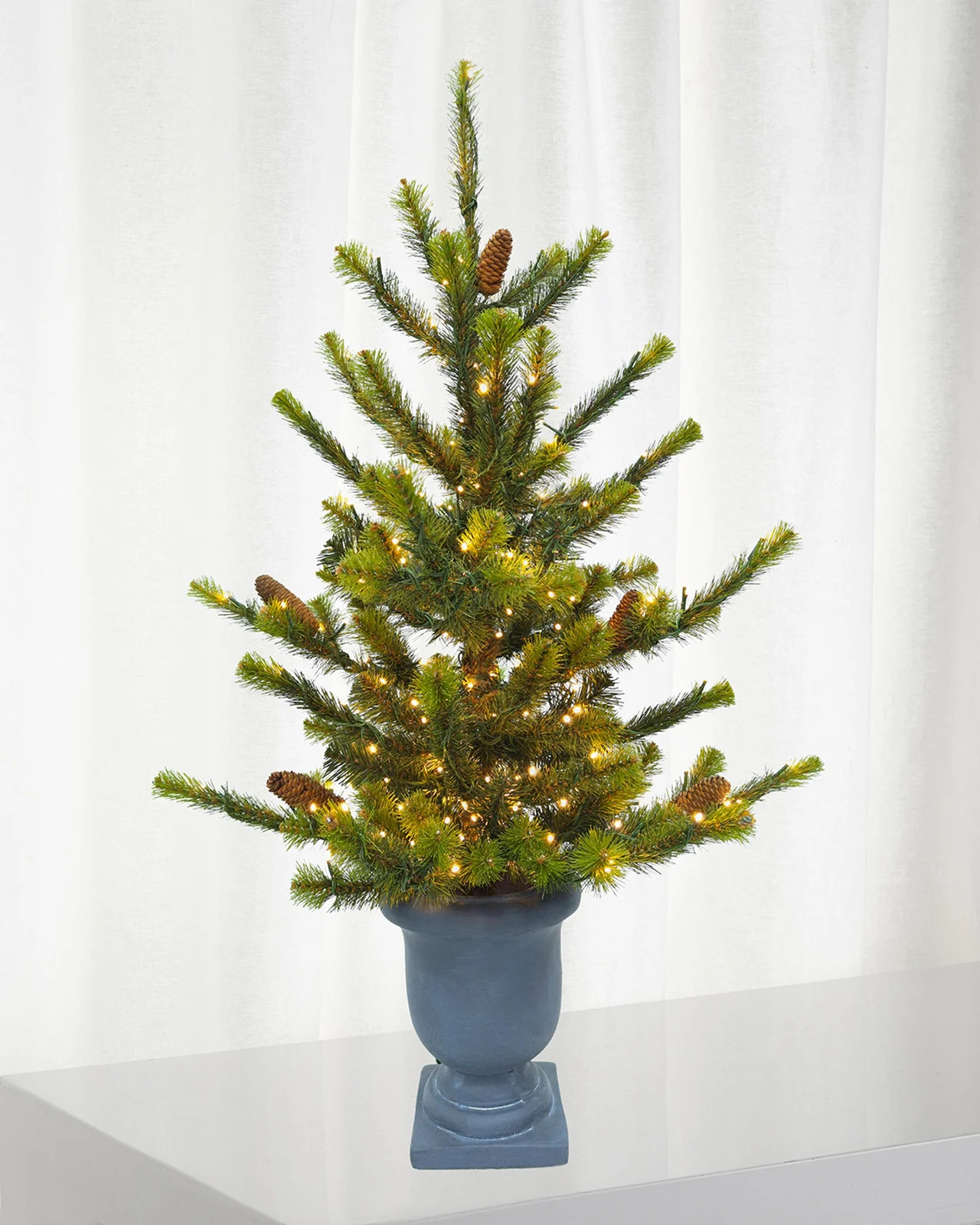 Winward Home Deluxe Village Mix Pine 3.5 ' Potted Pre-Lit Christmas Tree