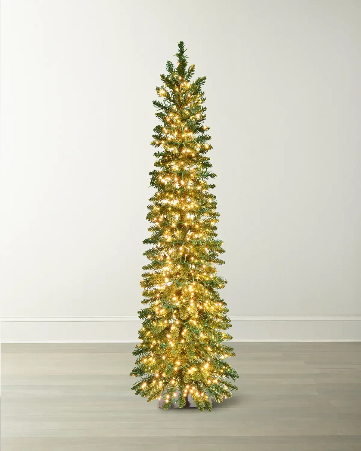 Winward Home Aspen Pine Pre-Lit Christmas Tree, 4.5 '