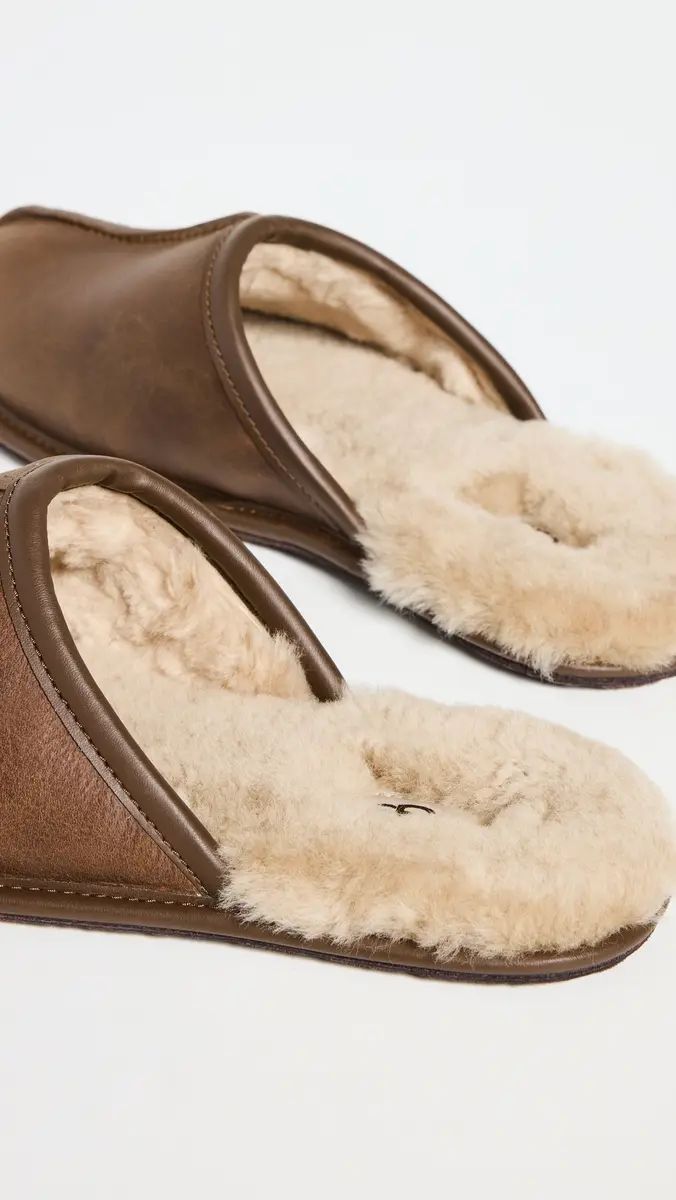UGG Scuff Leather Slippers | Thumbnail 3