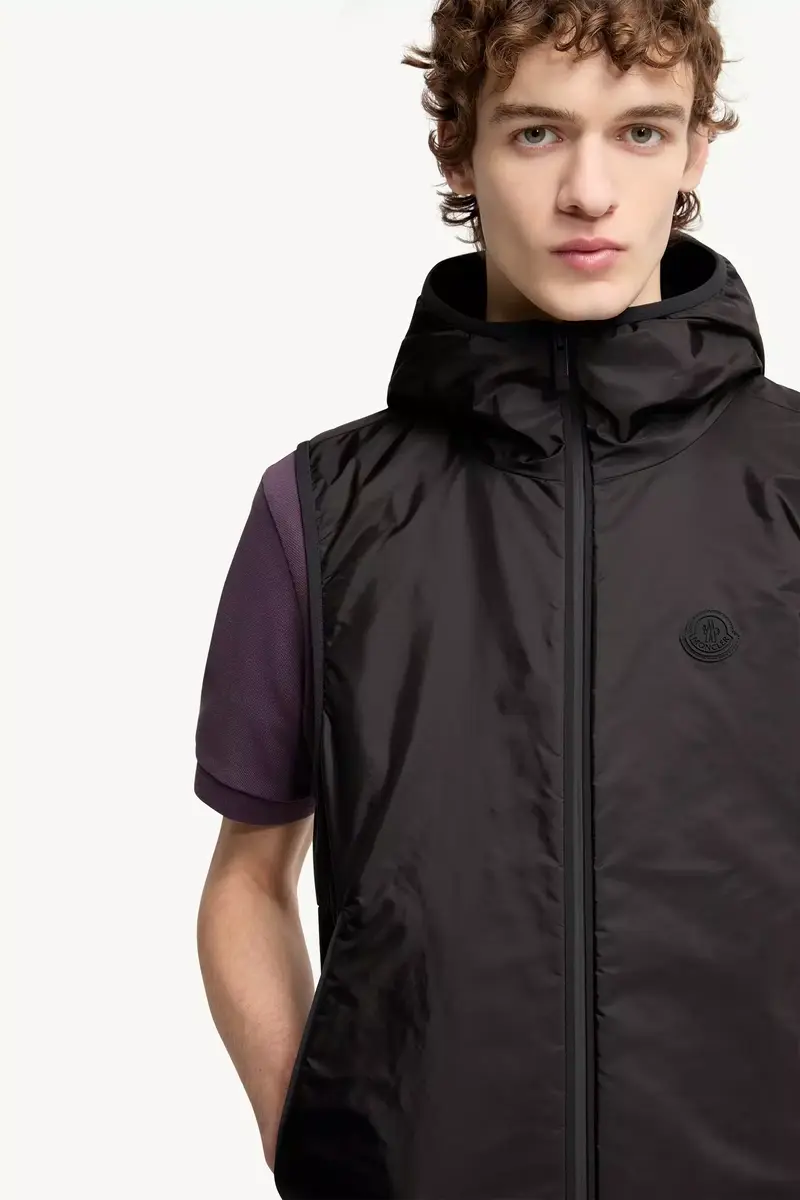 Moncler Moretan Hooded Vest | Thumbnail 8