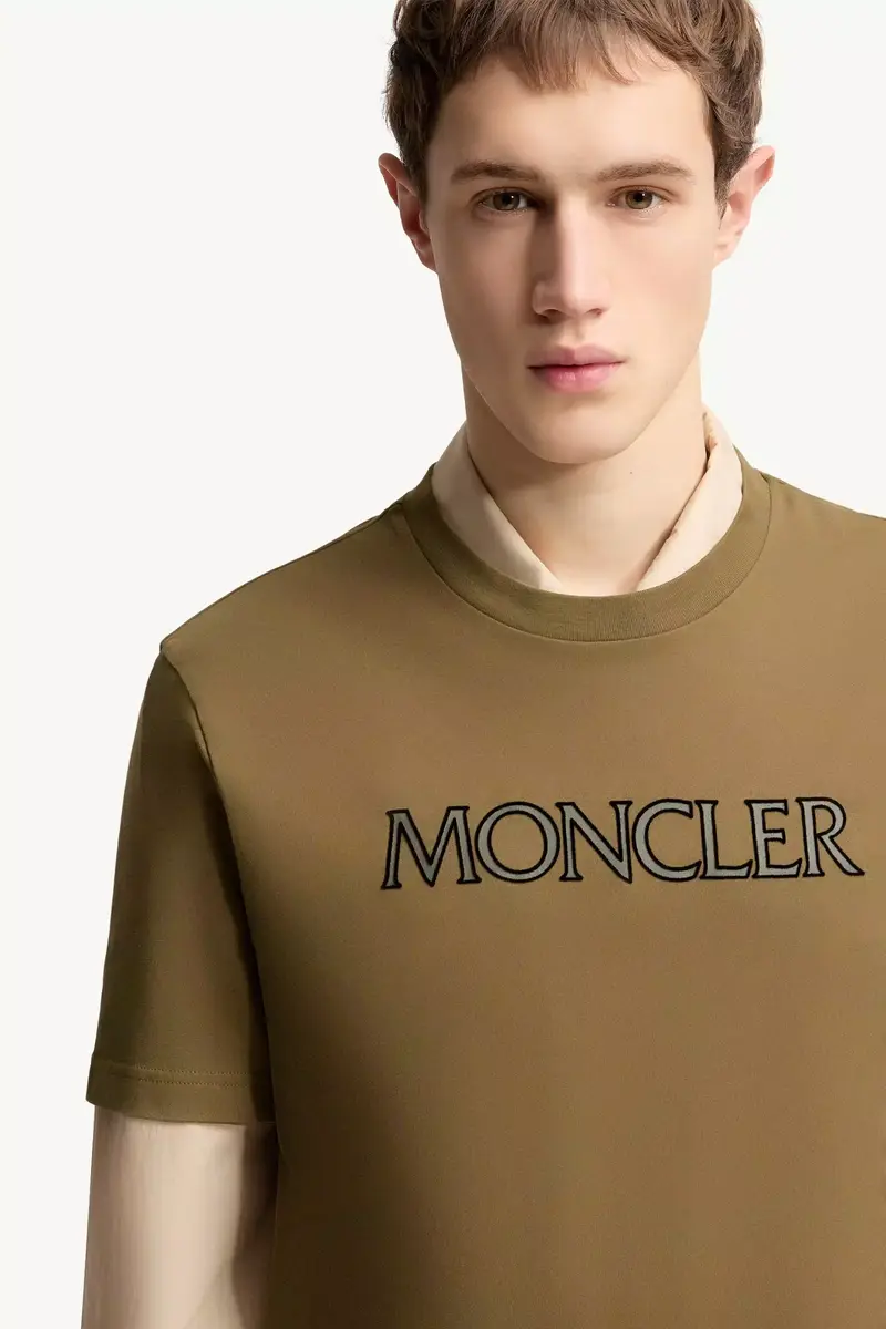 Moncler Logo Print Cotton T-shirt | Thumbnail 7 Moncler Logo Print Cotton T-shirt | Thumbnail 7