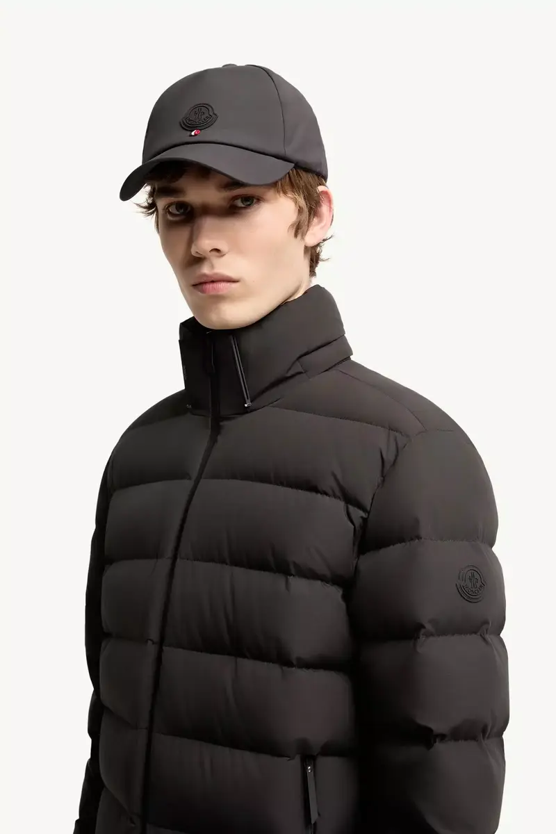 Moncler Arajoki Hooded Short Down Jacket | Thumbnail 4