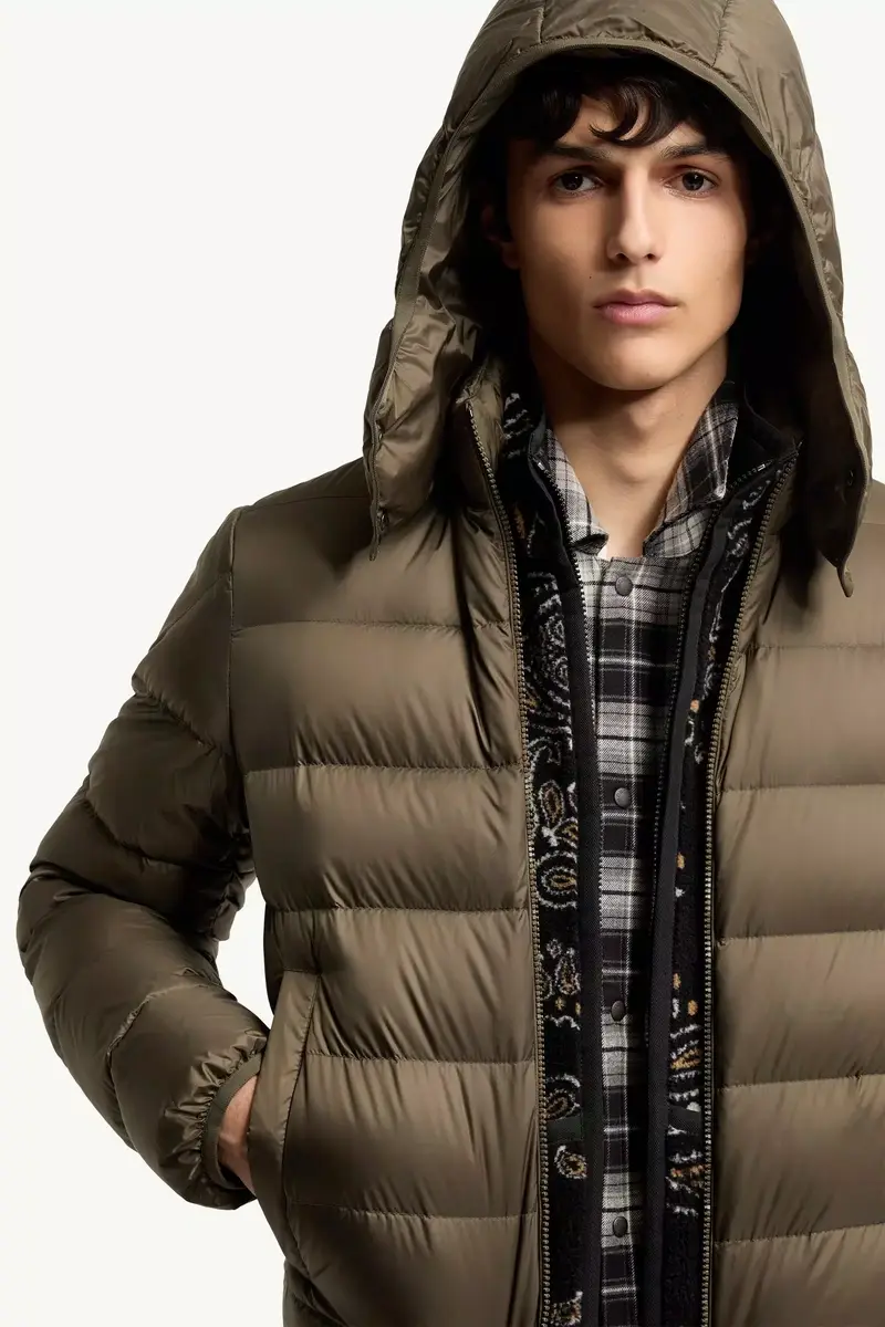 Moncler Ravenlock Hooded Short Down Jacket | Thumbnail 7