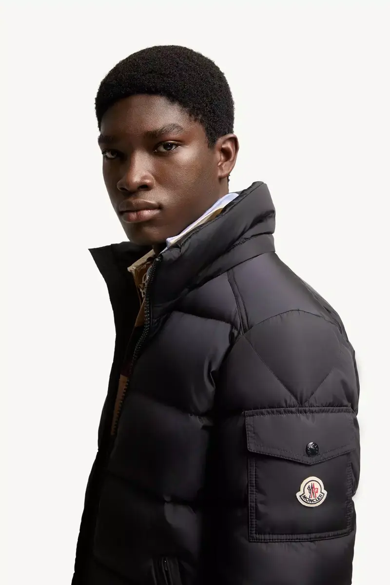 Moncler Maya Matte Short Down Jacket | Thumbnail 4