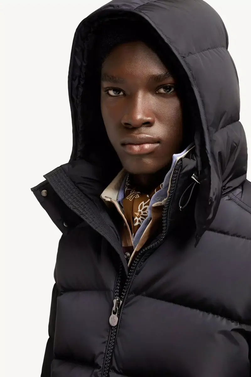 Moncler Maya Matte Short Down Jacket | Thumbnail 8
