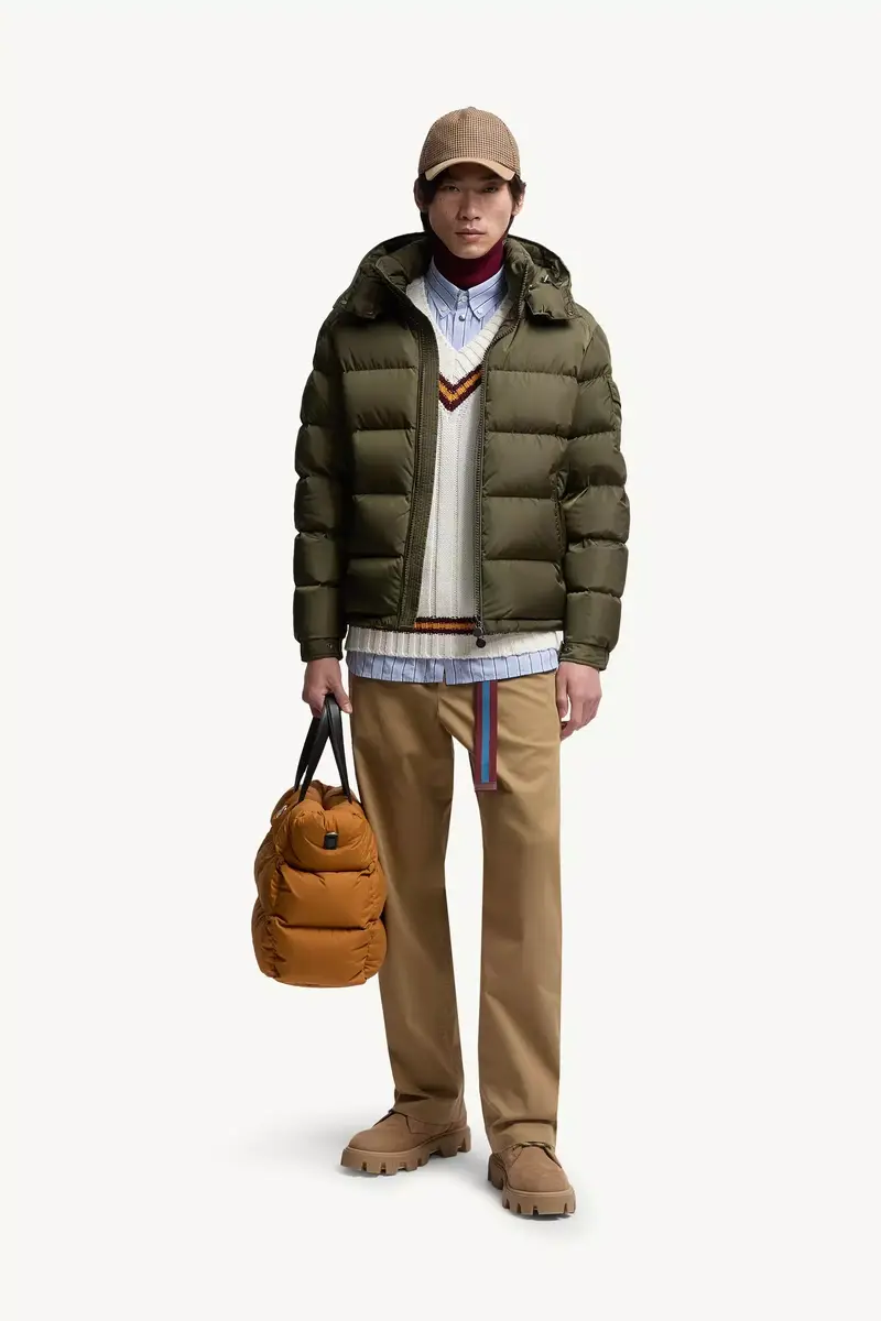 Moncler Maya Matte Short Down Jacket | Thumbnail 3