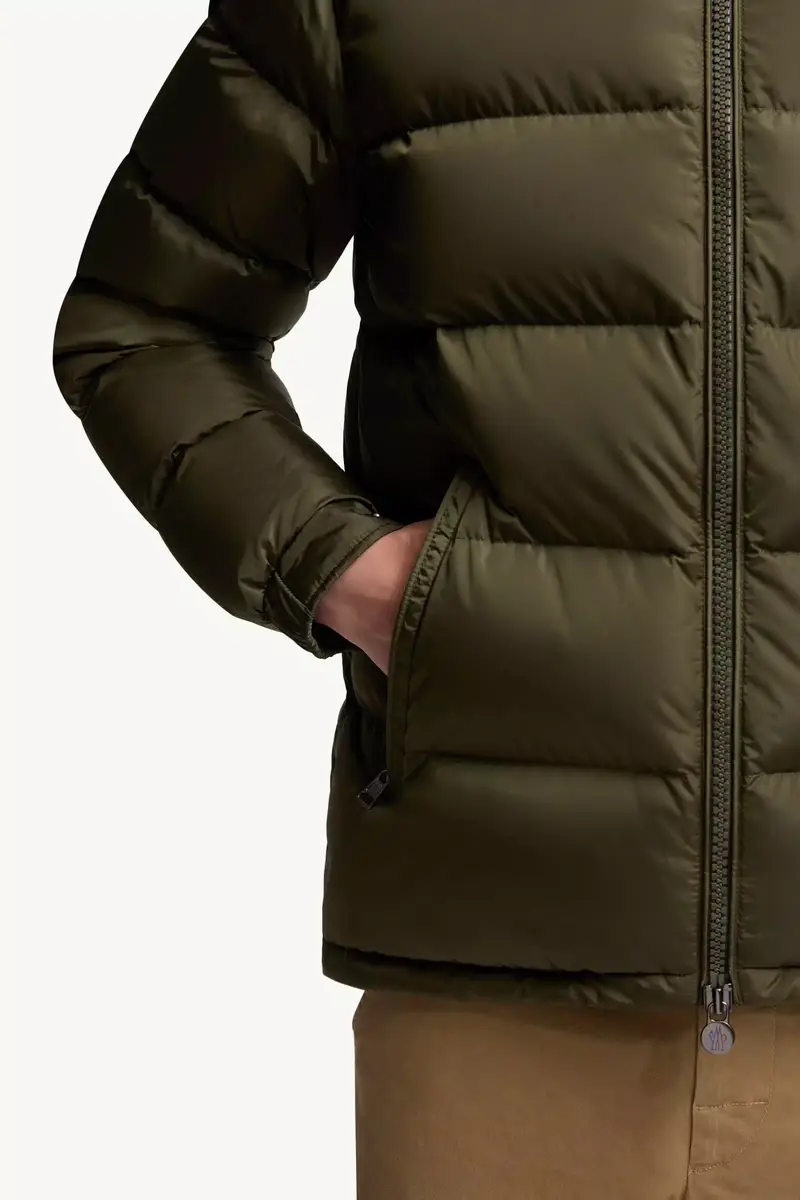 Moncler Maya Matte Short Down Jacket | Thumbnail 8