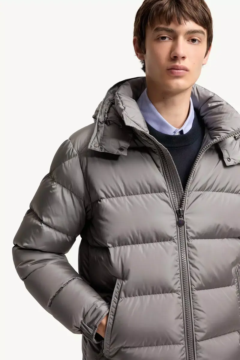 Moncler Maya Matte Short Down Jacket | Thumbnail 7