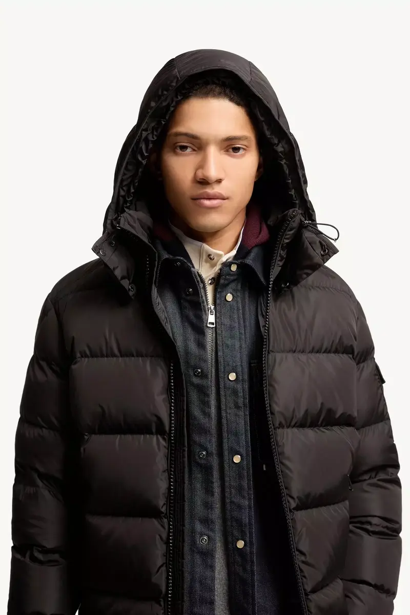 Moncler Maya Matte Short Down Jacket | Thumbnail 7
