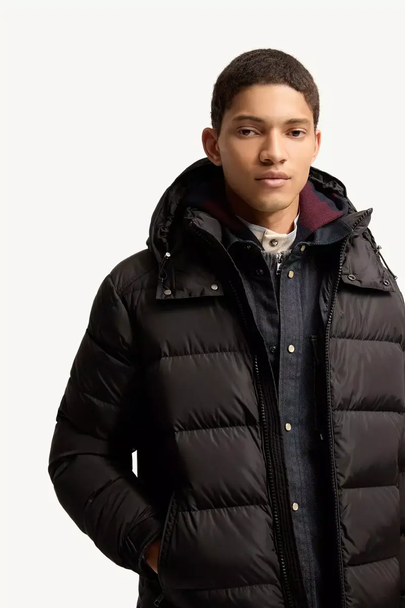 Moncler Maya Matte Short Down Jacket | Thumbnail 8