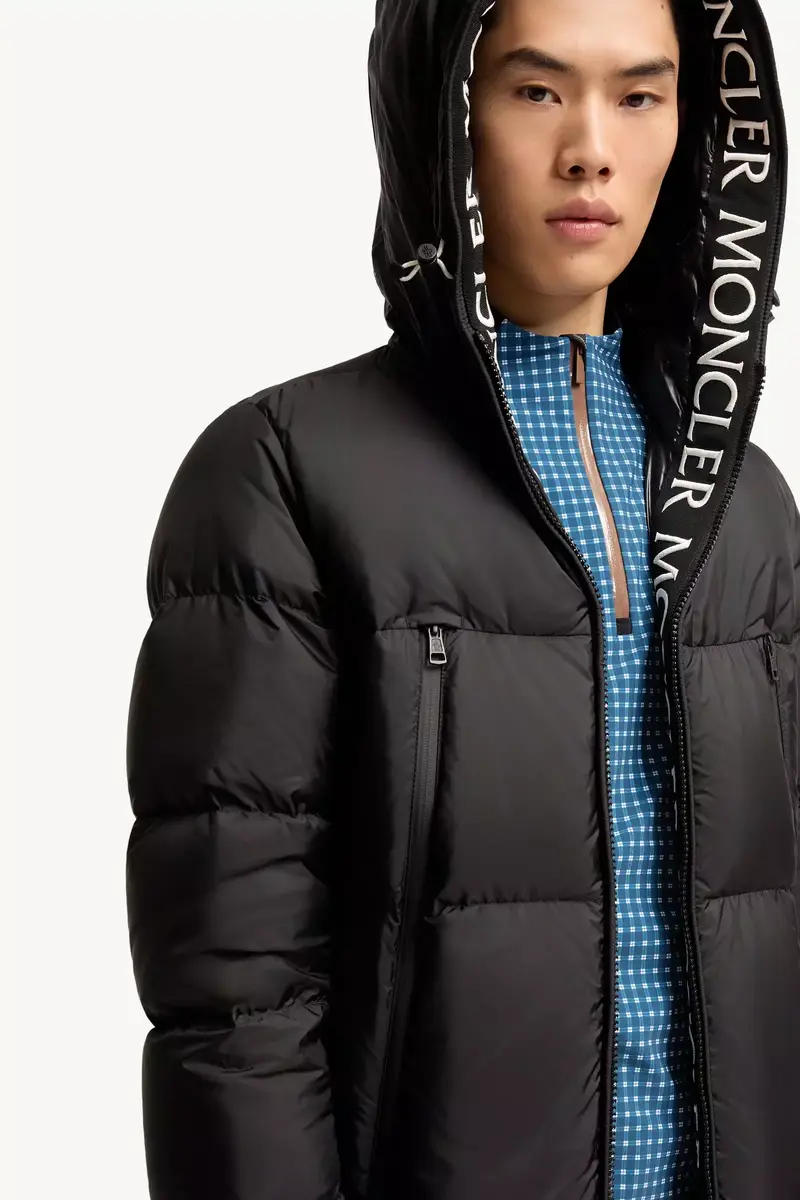 Moncler Montcla Hooded Short Down Jacket | Thumbnail 7