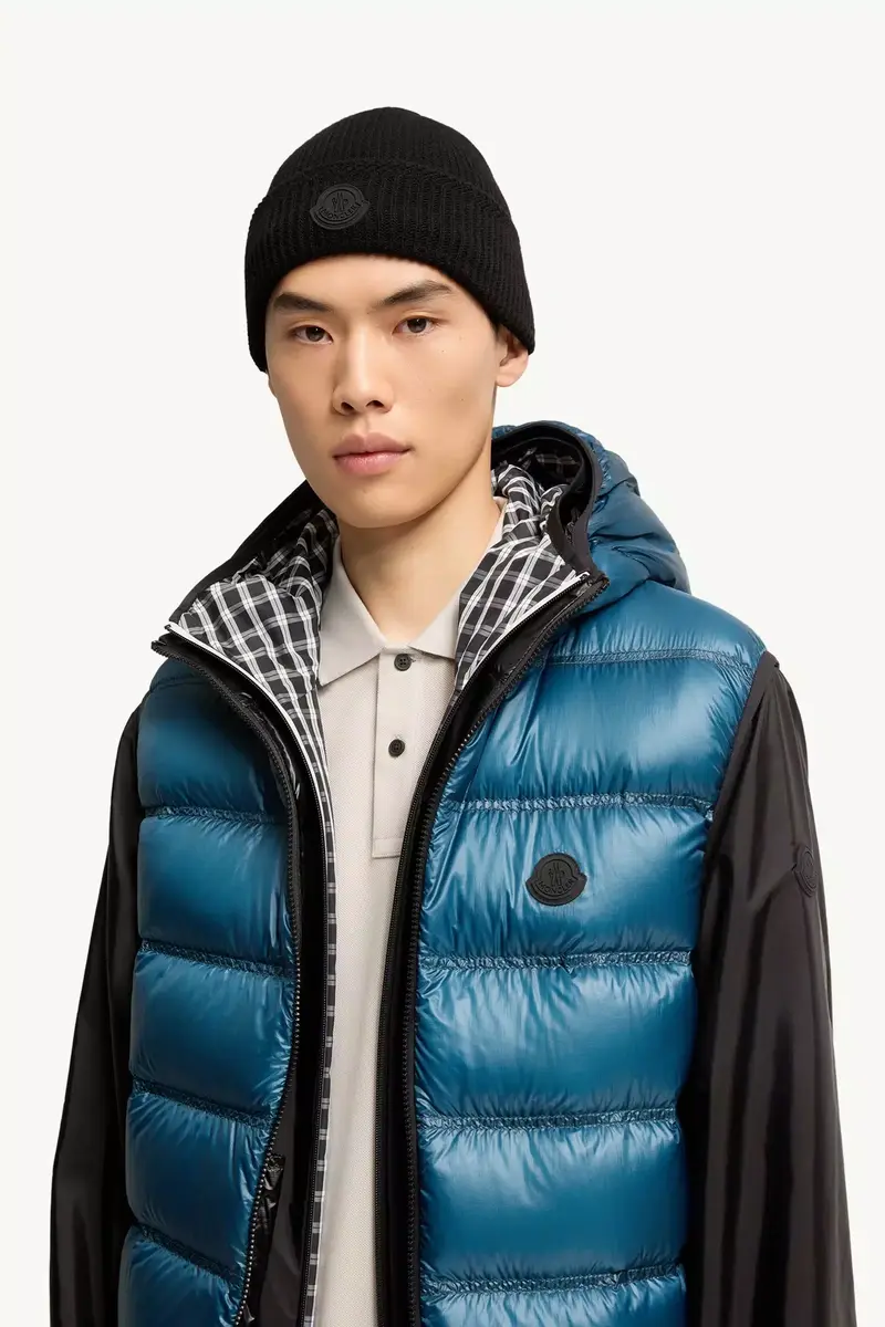 Moncler Cashmere Blend Logo Beanie | Thumbnail 3 Moncler Cashmere Blend Logo Beanie | Thumbnail 3