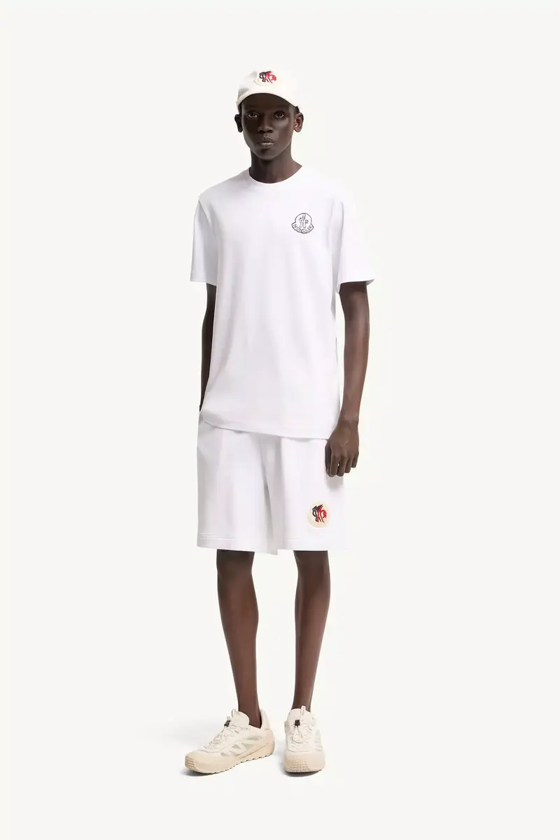 Moncler Cotton Jersey Logo Patch T-shirt | Thumbnail 2 Moncler Cotton Jersey Logo Patch T-shirt | Thumbnail 2