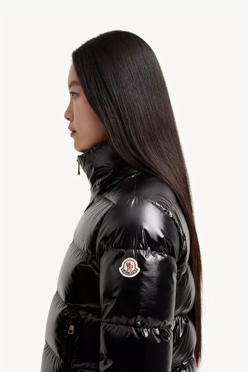 Moncler Niveole Short Down Jacket | Thumbnail 4