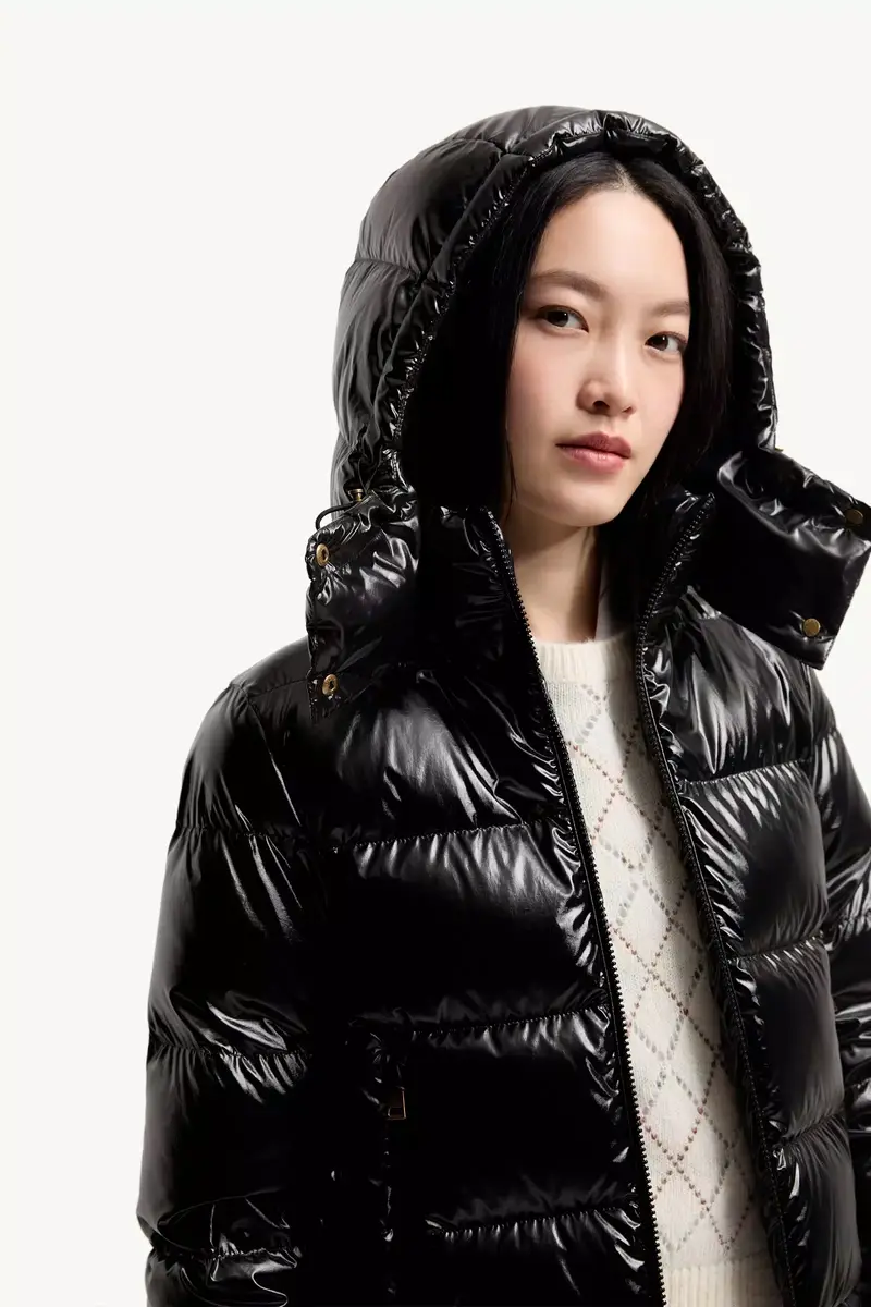 Moncler Niveole Short Down Jacket | Thumbnail 7