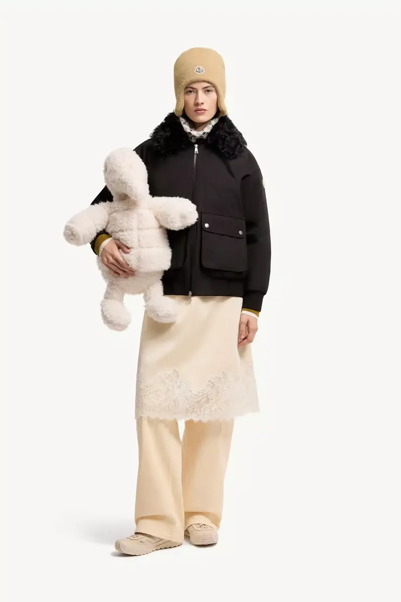 Moncler Rougequeue Short Down Jacket | Thumbnail 3