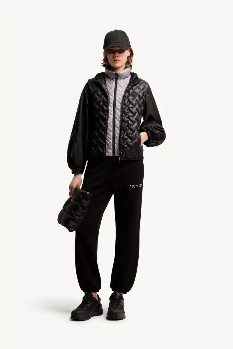 Moncler Logo Cotton Sweatpants | Thumbnail 3