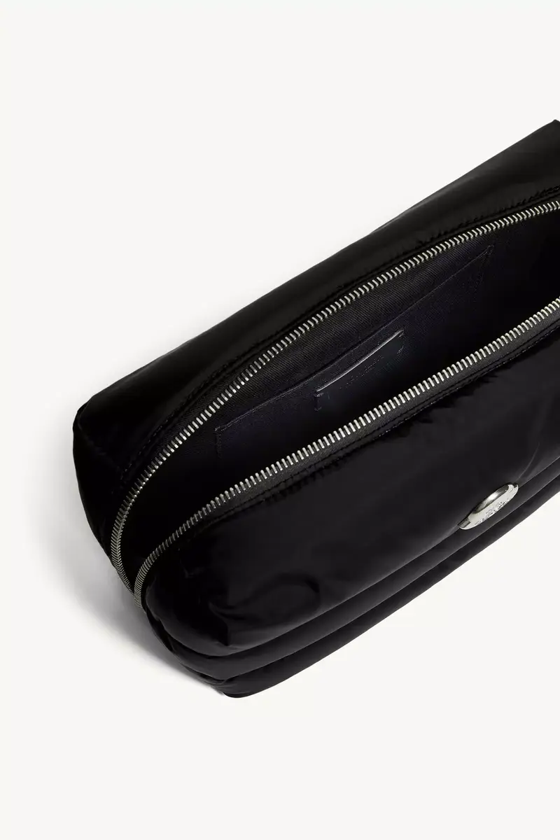 Moncler Caradoc Beauty Case | Thumbnail 4 Moncler Caradoc Beauty Case | Thumbnail 4