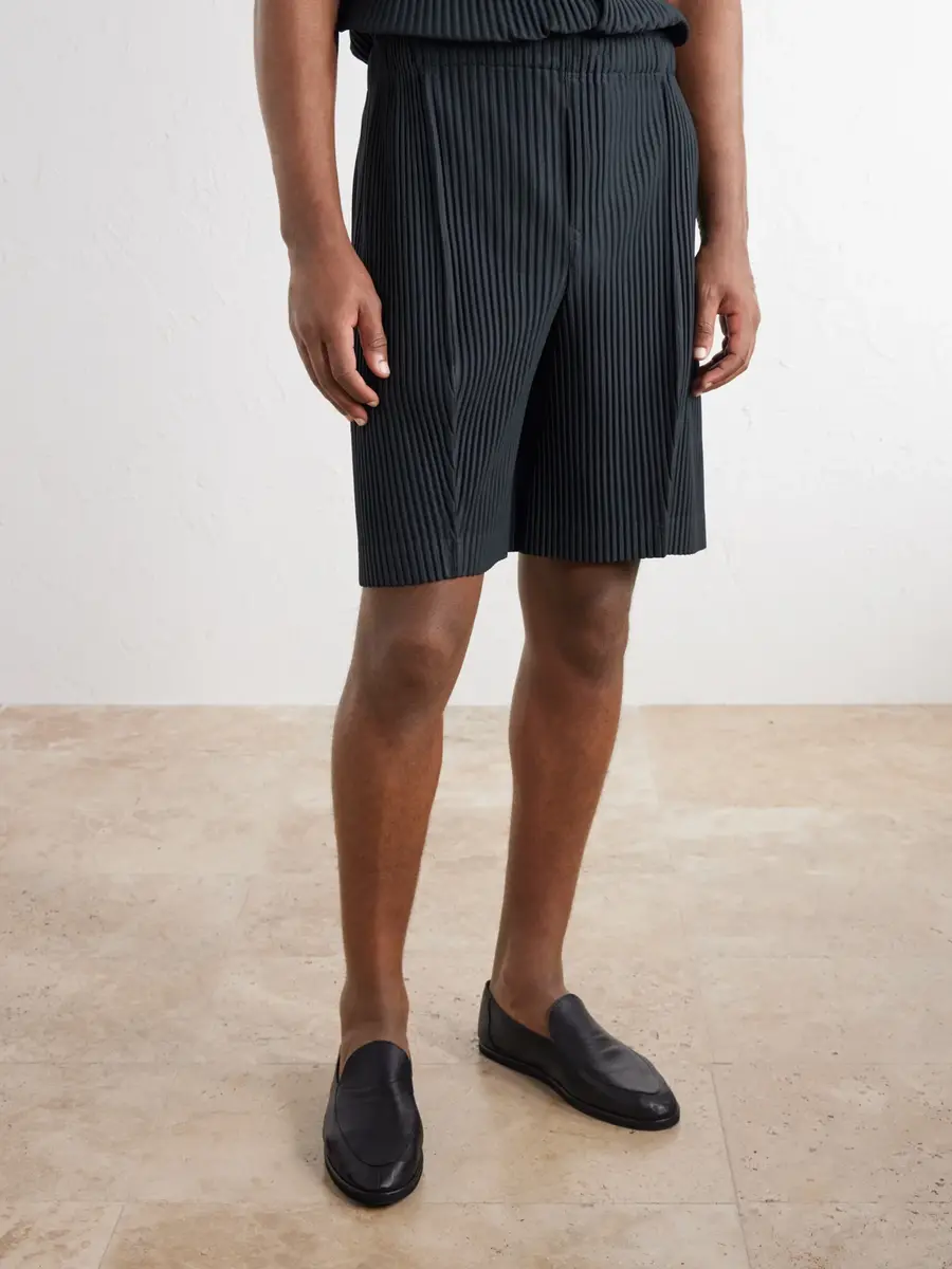 Homme Plissé Issey Miyake August Straight-Leg Plissé Shorts - Men | Thumbnail 3 Homme Plissé Issey Miyake August Straight-Leg Plissé Shorts - Men | Thumbnail 3