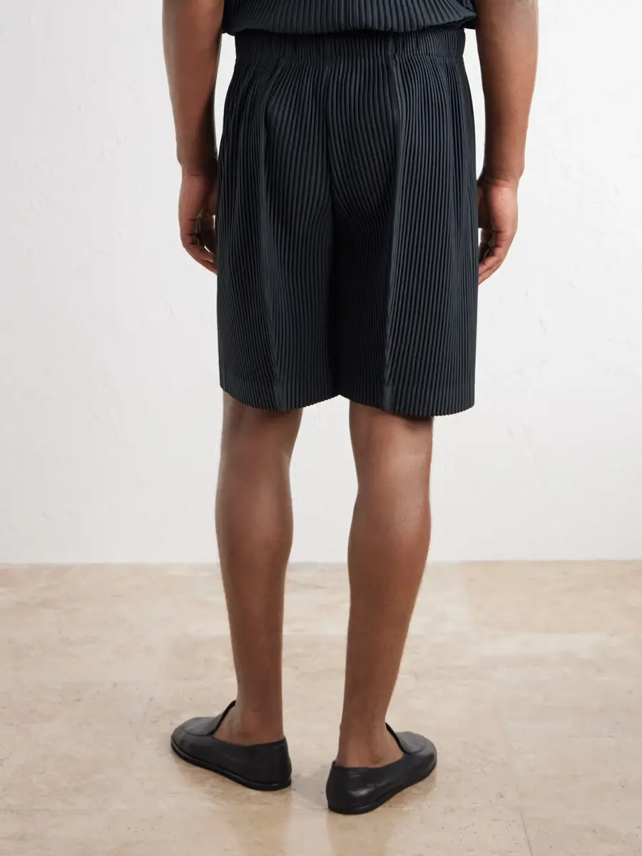 Homme Plissé Issey Miyake August Straight-Leg Plissé Shorts - Men | Thumbnail 4 Homme Plissé Issey Miyake August Straight-Leg Plissé Shorts - Men | Thumbnail 4