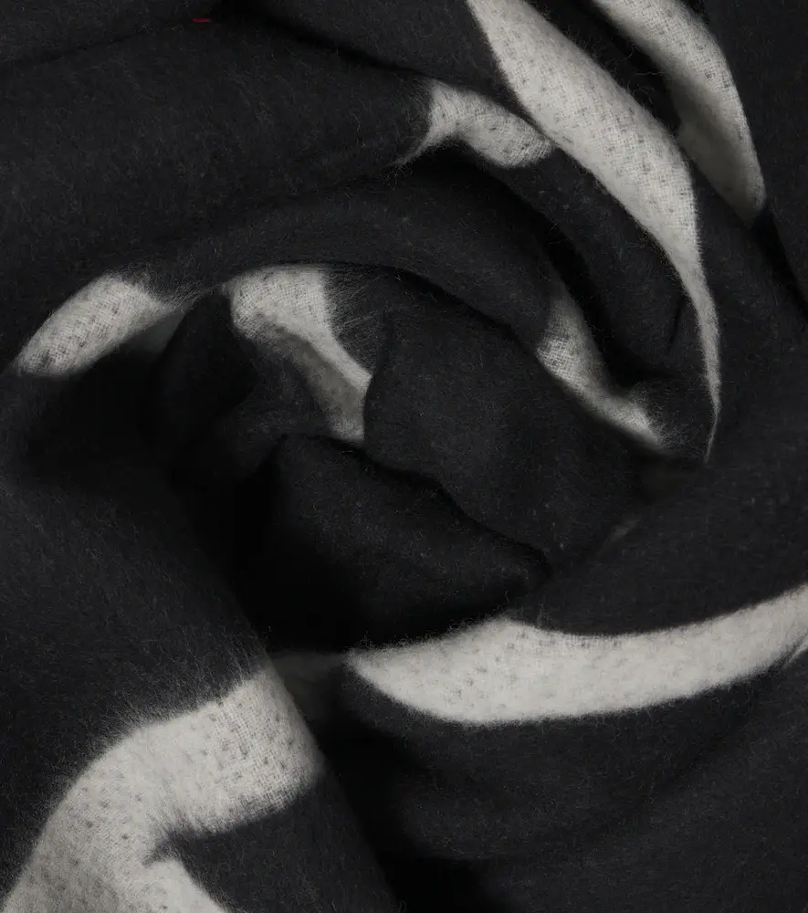 TOTEME Fringed virgin wool scarf | Thumbnail 3 TOTEME Fringed virgin wool scarf | Thumbnail 3