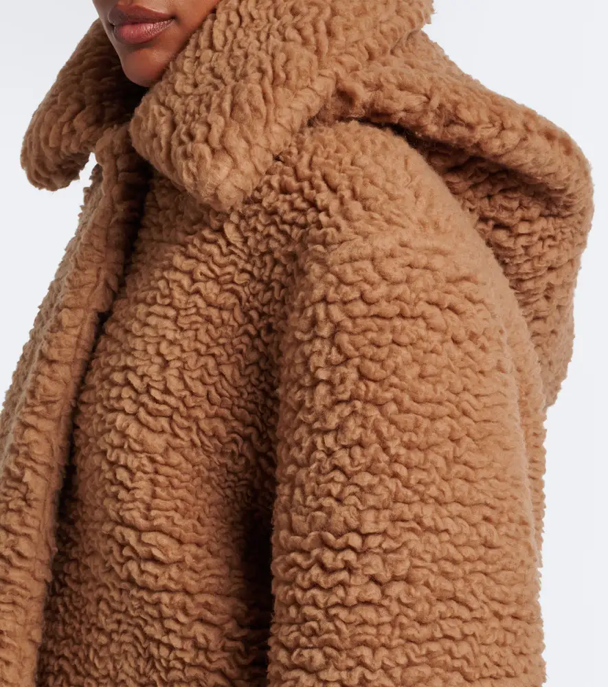 Loewe Wool and silk teddy coat | Thumbnail 6