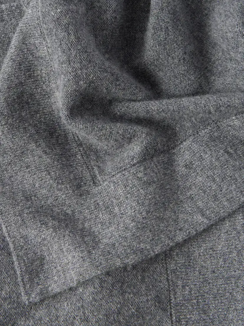 Lisa Yang Frieda Cashmere Scarf | Thumbnail 3 Lisa Yang Frieda Cashmere Scarf | Thumbnail 3