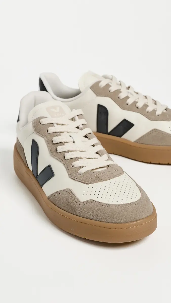 Veja V-90 Sneakers | Thumbnail 4 Veja V-90 Sneakers | Thumbnail 4