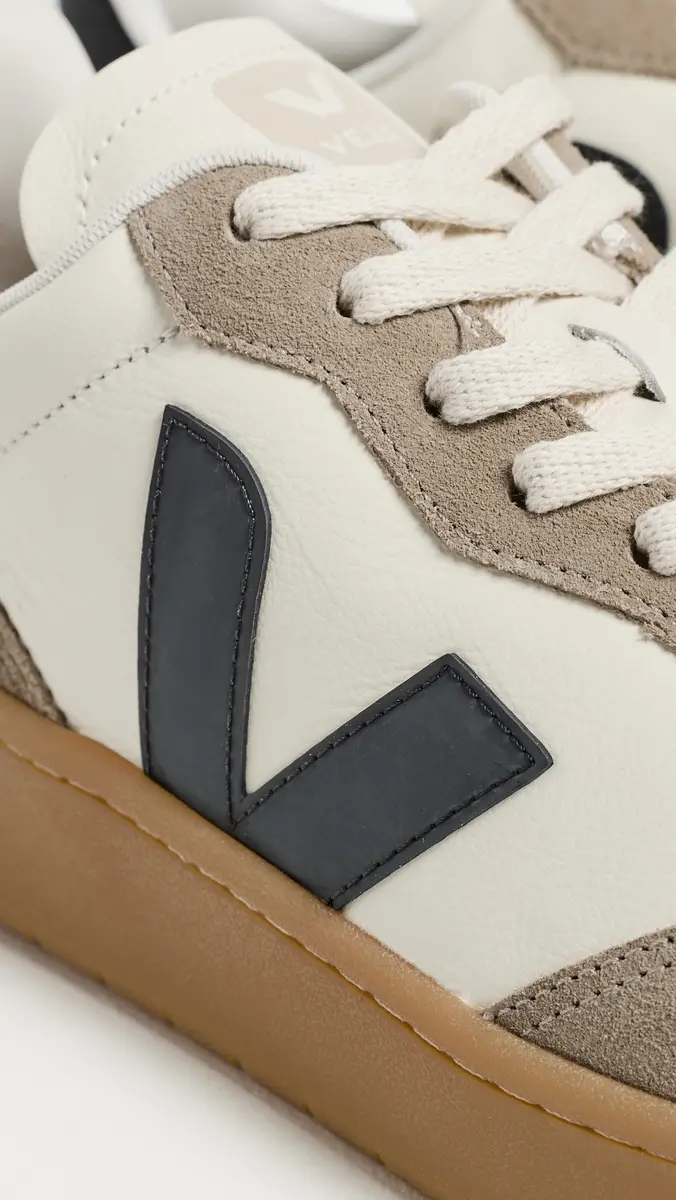 Veja V-90 Sneakers | Thumbnail 5 Veja V-90 Sneakers | Thumbnail 5