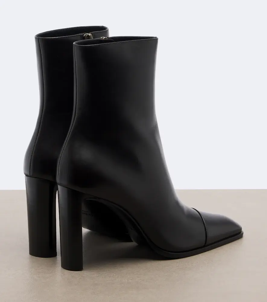 Saint Laurent Venetia leather ankle boots | Thumbnail 3 Saint Laurent Venetia leather ankle boots | Thumbnail 3