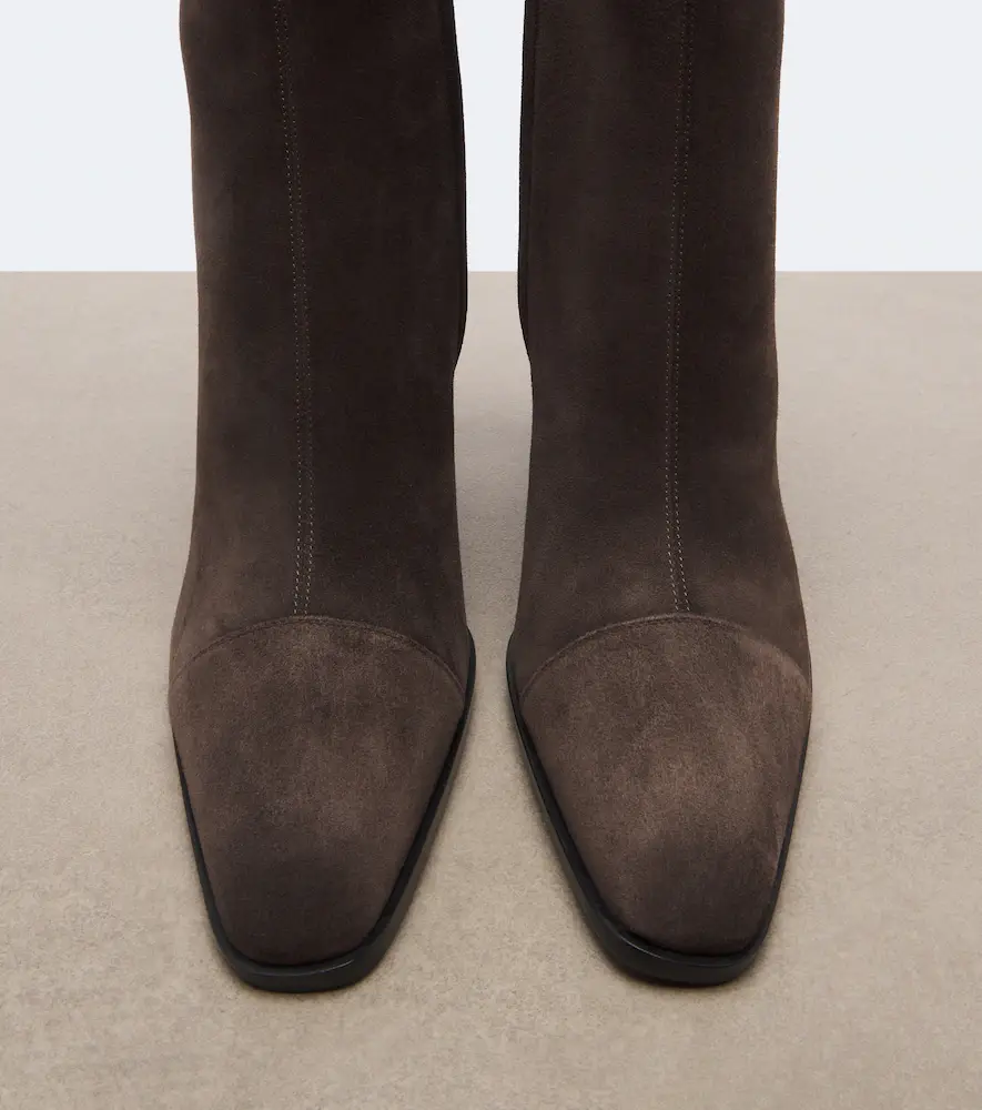 Saint Laurent Venetia suede ankle boots | Thumbnail 4 Saint Laurent Venetia suede ankle boots | Thumbnail 4
