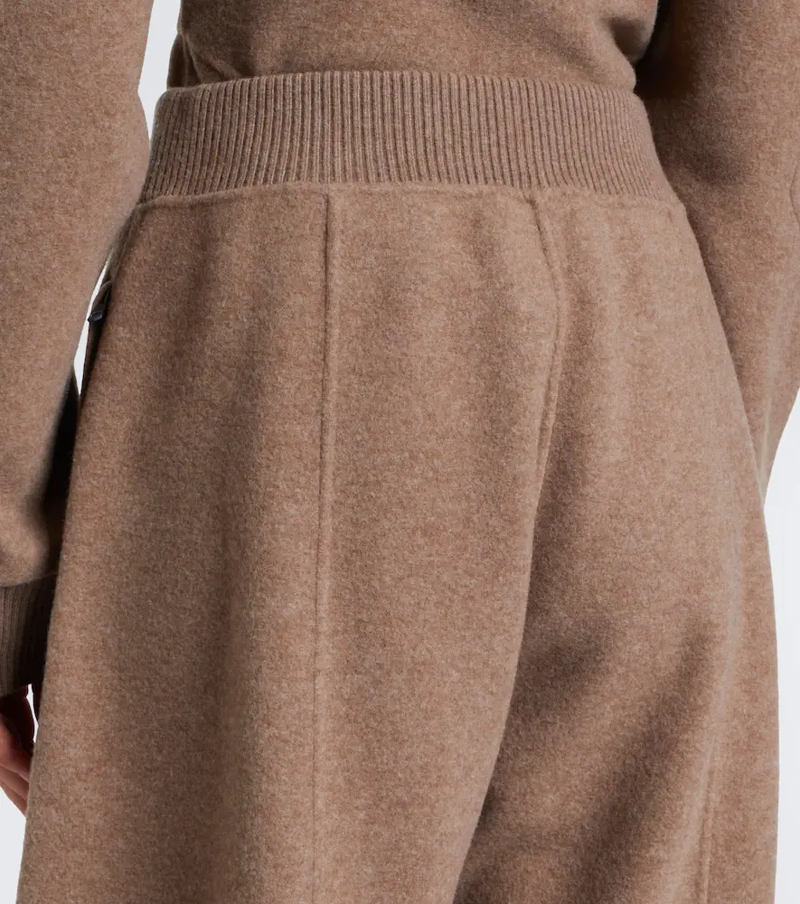 Max Mara Wool and cashmere-blend barrel-leg pants | Thumbnail 2 Max Mara Wool and cashmere-blend barrel-leg pants | Thumbnail 2