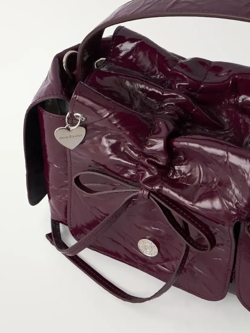 Acne Studios Multipocket Bow-detail Crinkled Patent-leather Shoulder Bag | Thumbnail 5