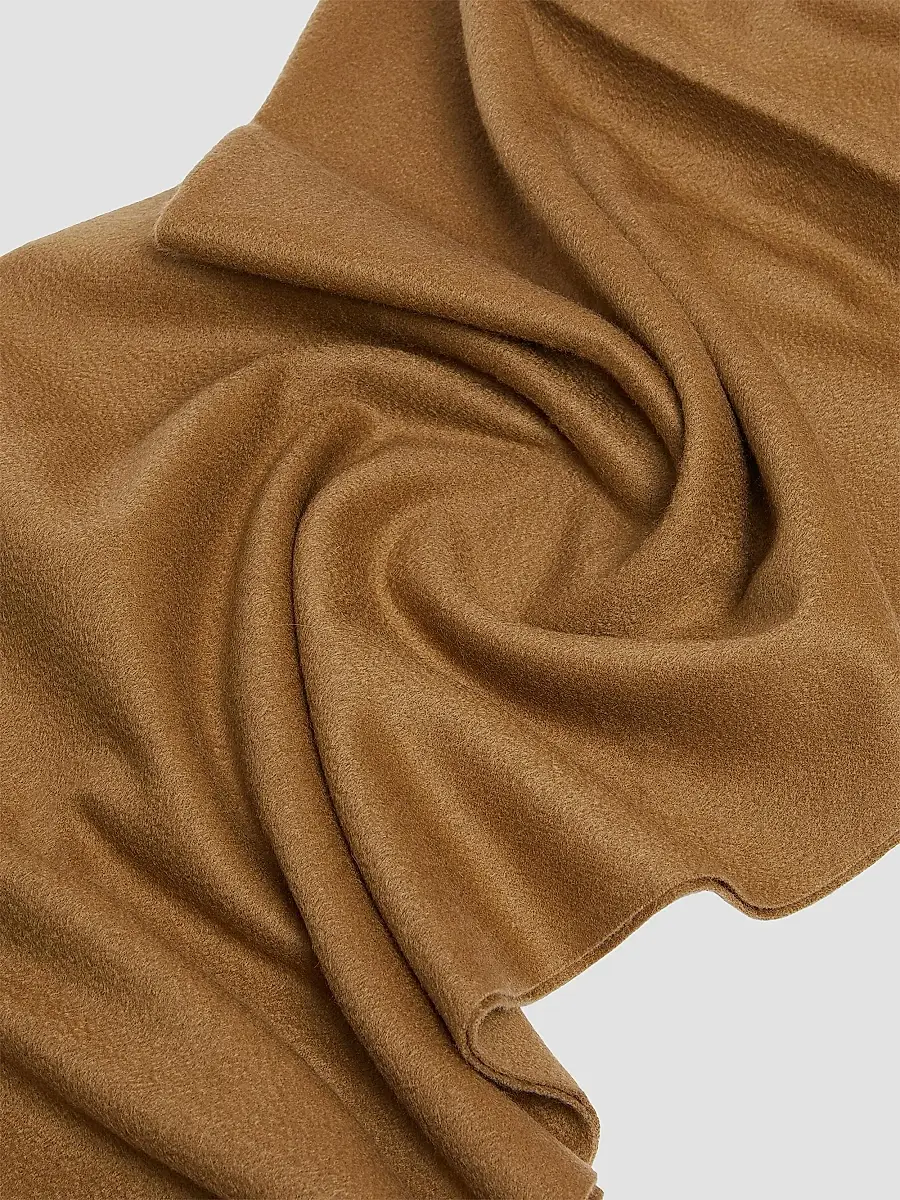 Max Mara Women's Cashmere Logo Stole | Thumbnail 4 Max Mara Women's Cashmere Logo Stole | Thumbnail 4