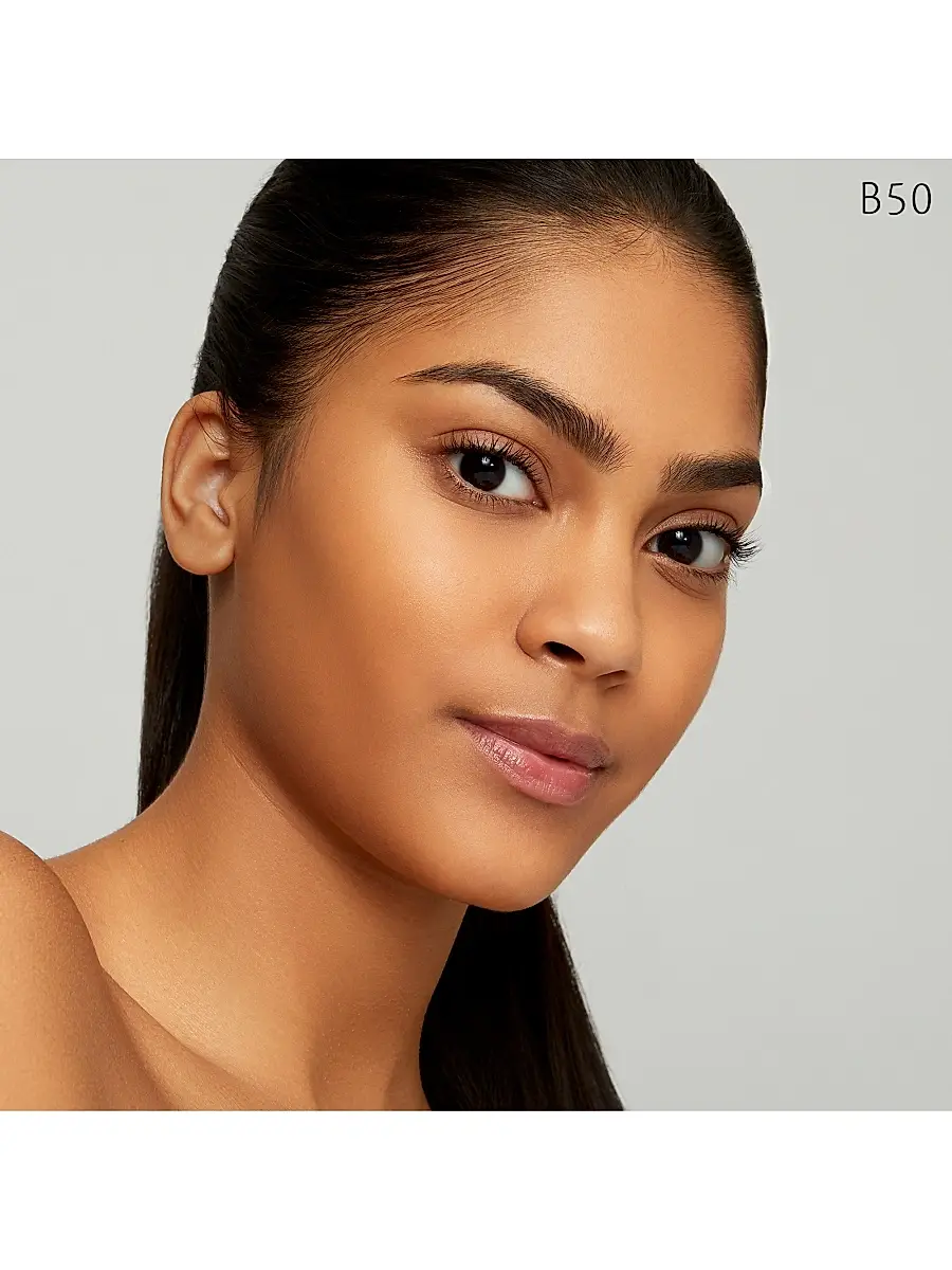 CLÉ DE PEAU BEAUTÉ Women's Radiant Fluid Foundation Natural Broad Spectrum SPF 25 Sunscreen | Thumbnail 3 CLÉ DE PEAU BEAUTÉ Women's Radiant Fluid Foundation Natural Broad Spectrum SPF 25 Sunscreen | Thumbnail 3