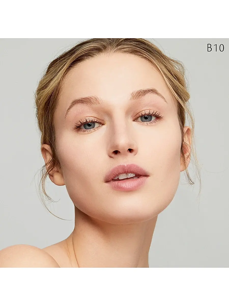 CLÉ DE PEAU BEAUTÉ Women's Radiant Fluid Foundation Natural Broad Spectrum SPF 25 Sunscreen | Thumbnail 3 CLÉ DE PEAU BEAUTÉ Women's Radiant Fluid Foundation Natural Broad Spectrum SPF 25 Sunscreen | Thumbnail 3