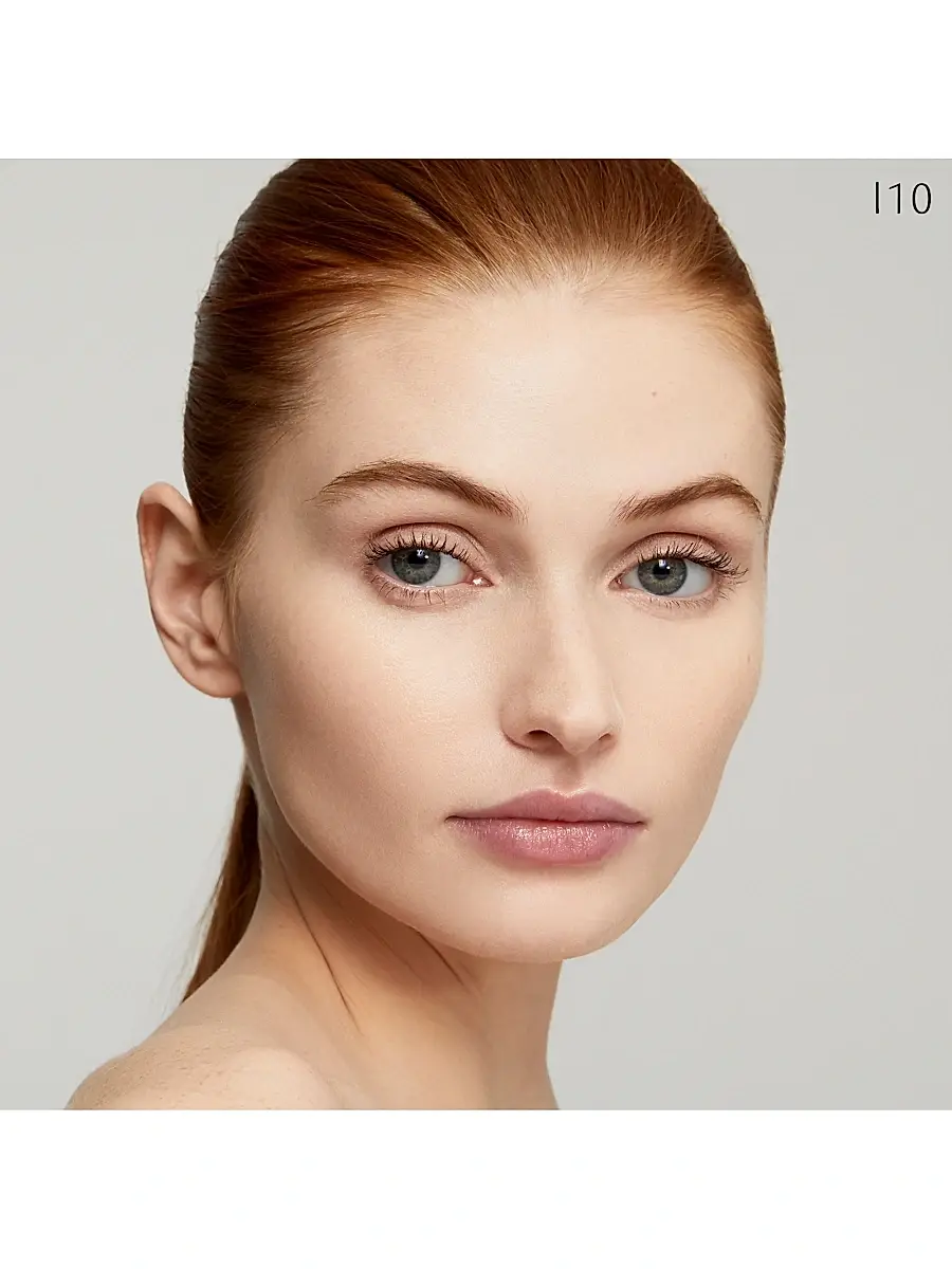 CLÉ DE PEAU BEAUTÉ Women's Radiant Fluid Foundation Natural Broad Spectrum SPF 25 Sunscreen | Thumbnail 3 CLÉ DE PEAU BEAUTÉ Women's Radiant Fluid Foundation Natural Broad Spectrum SPF 25 Sunscreen | Thumbnail 3