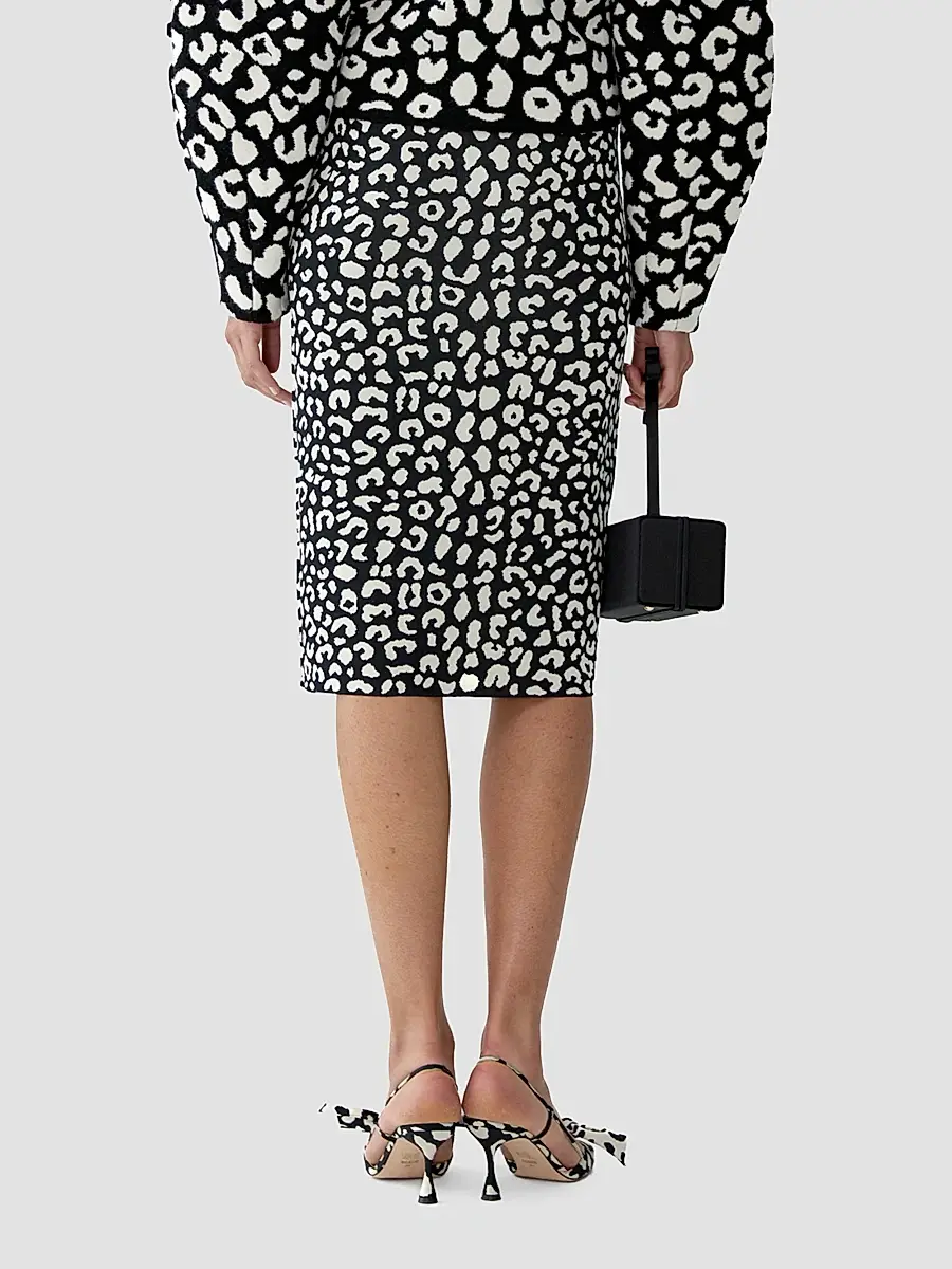 Carolina Herrera Women's Leopard Silk-Blend Knee-Length Pencil Skirt | Thumbnail 3 Carolina Herrera Women's Leopard Silk-Blend Knee-Length Pencil Skirt | Thumbnail 3