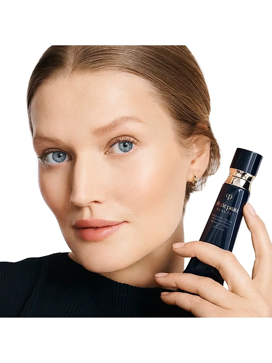 CLÉ DE PEAU BEAUTÉ Women's Radiant Cream Foundation SPF 25 | Thumbnail 8