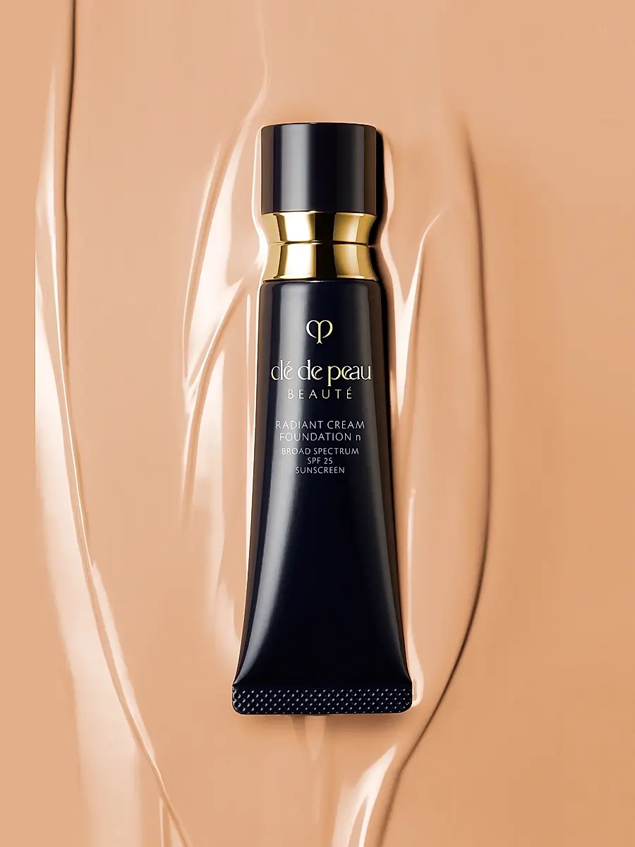 CLÉ DE PEAU BEAUTÉ Women's Radiant Cream Foundation SPF 25 | Thumbnail 6