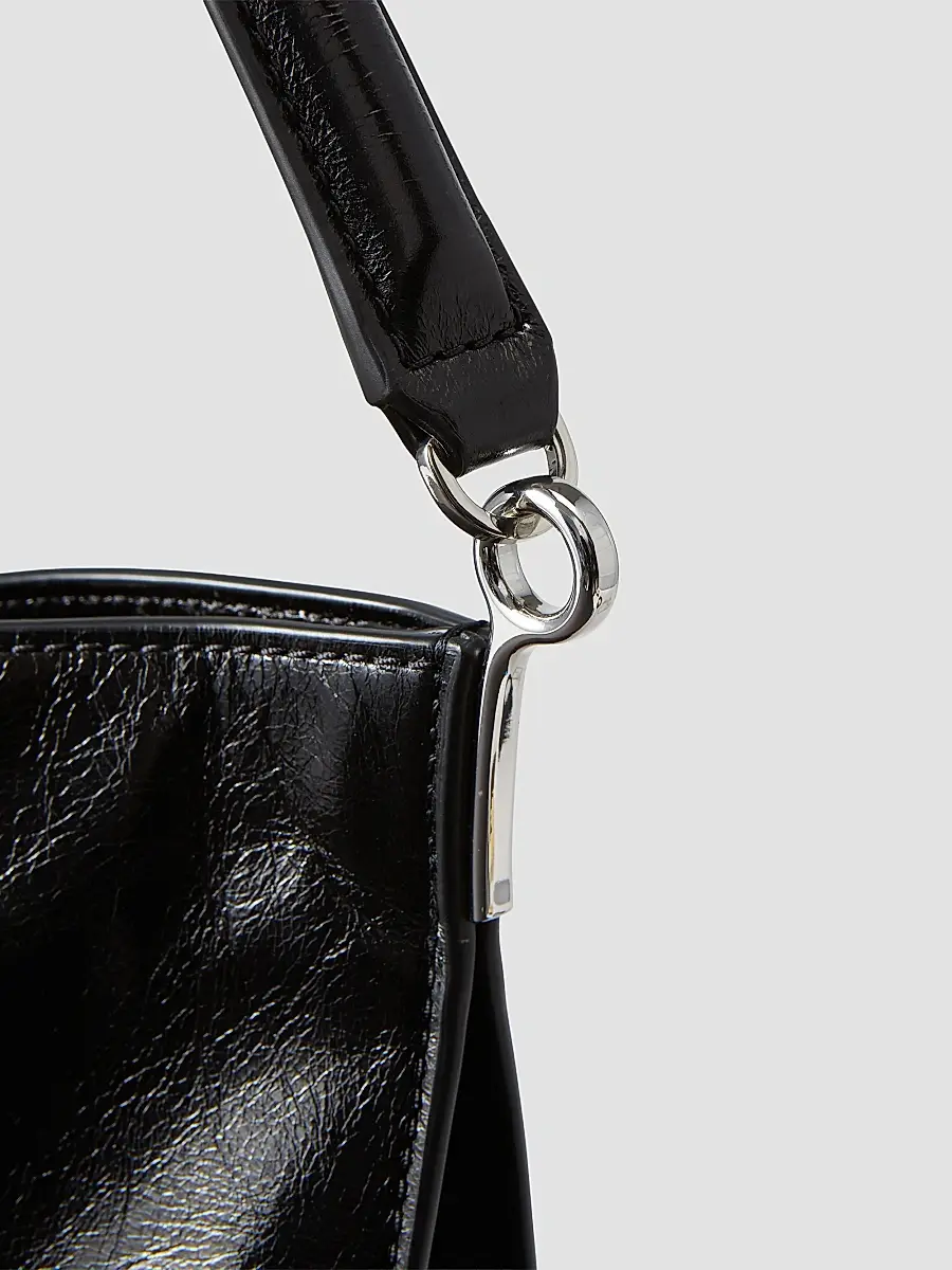 Veronica Beard Women's Vida Leather Shoulder Bag | Thumbnail 4 Veronica Beard Women's Vida Leather Shoulder Bag | Thumbnail 4