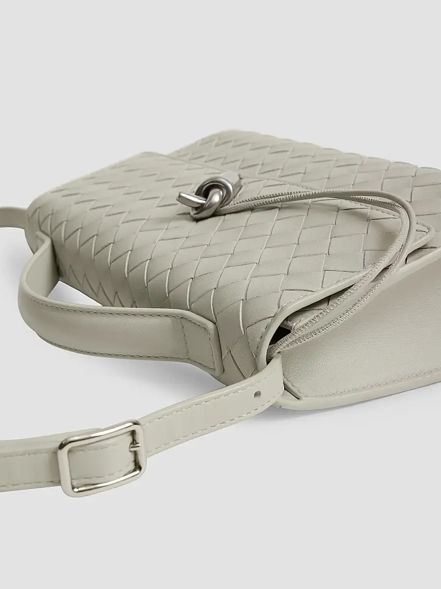 Bottega Veneta Women's Andiamo 25 Leather Clutch | Thumbnail 6 Bottega Veneta Women's Andiamo 25 Leather Clutch | Thumbnail 6