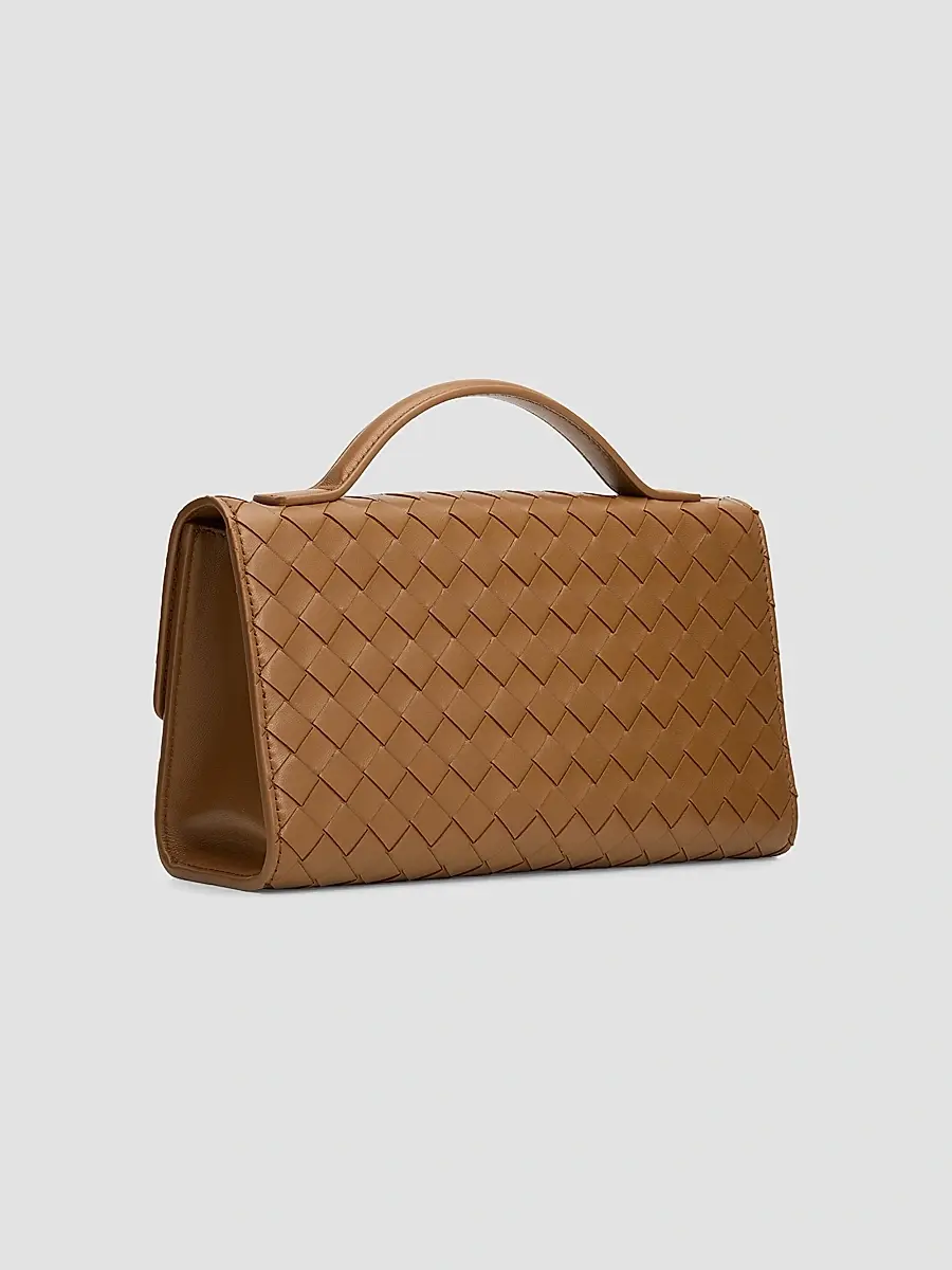 Bottega Veneta Women's Andiamo 25 Leather Clutch | Thumbnail 3