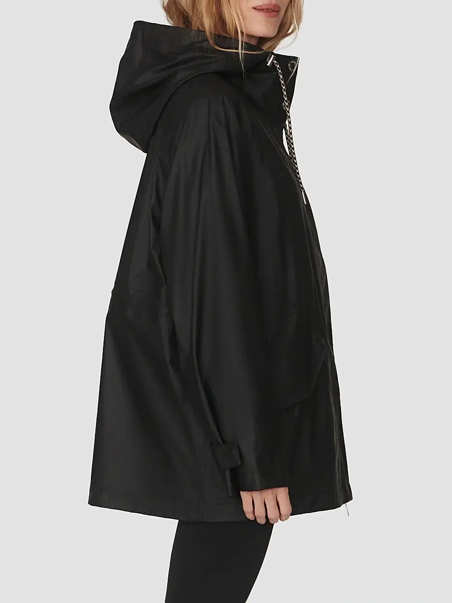Varley Women's Orlen Drawstring Short Rain Jacket | Thumbnail 7