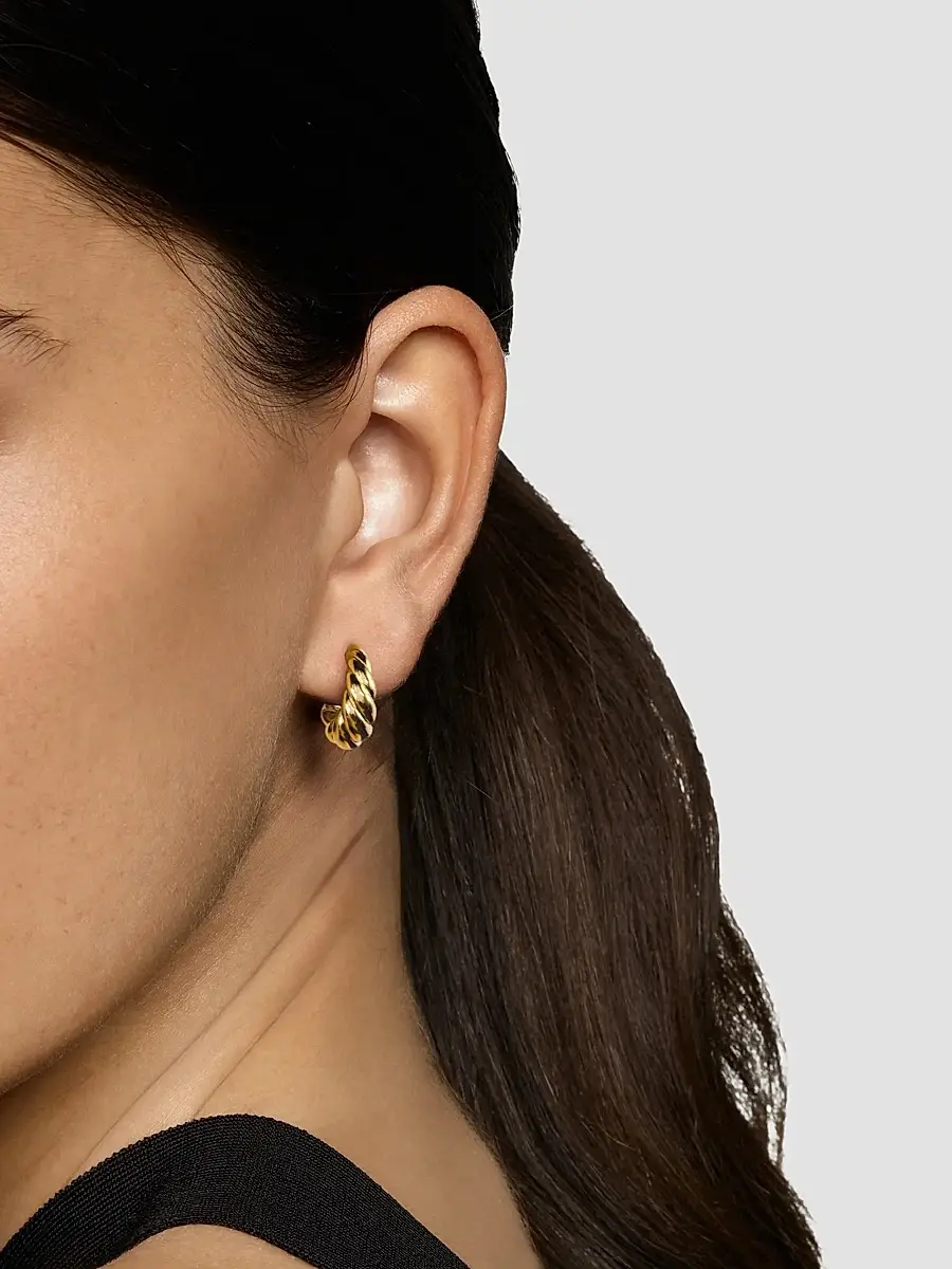 David Yurman Women's Sculpted Cable Tapered Hoop Earrings in 18K Yellow Gold, 15.7MM | Thumbnail 2