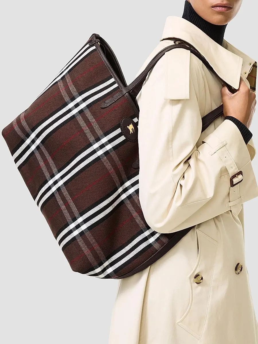 Burberry Women's Medium Reversible Bloomsbury Tote | Thumbnail 2 Burberry Women's Medium Reversible Bloomsbury Tote | Thumbnail 2
