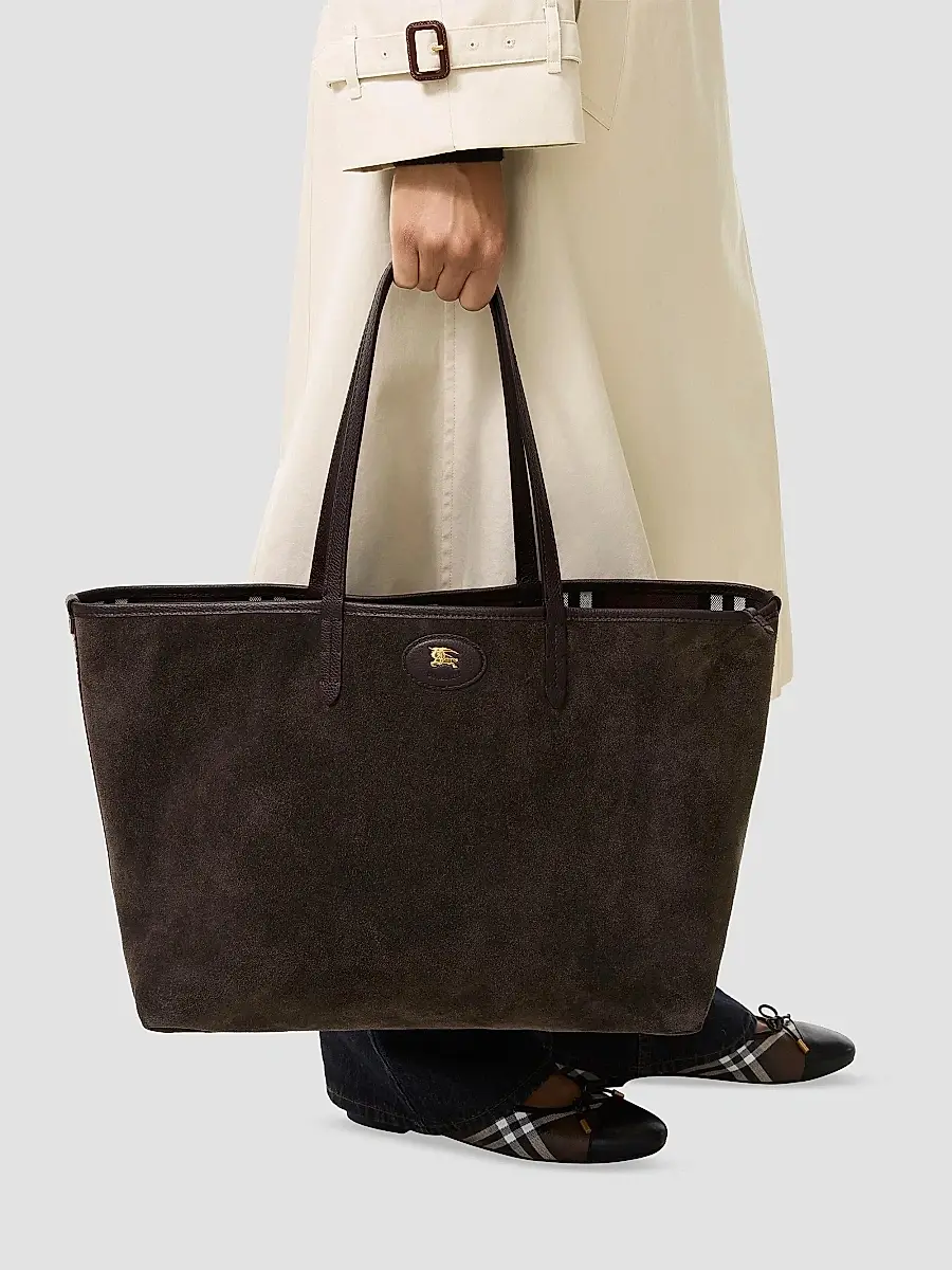 Burberry Women's Medium Reversible Bloomsbury Tote | Thumbnail 3 Burberry Women's Medium Reversible Bloomsbury Tote | Thumbnail 3