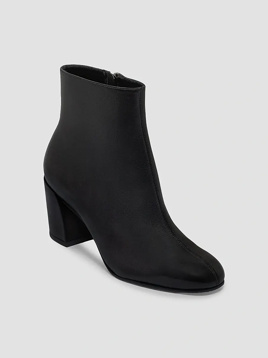 Bernardo Women's Naomi Ankle Boots | Thumbnail 2 Bernardo Women's Naomi Ankle Boots | Thumbnail 2