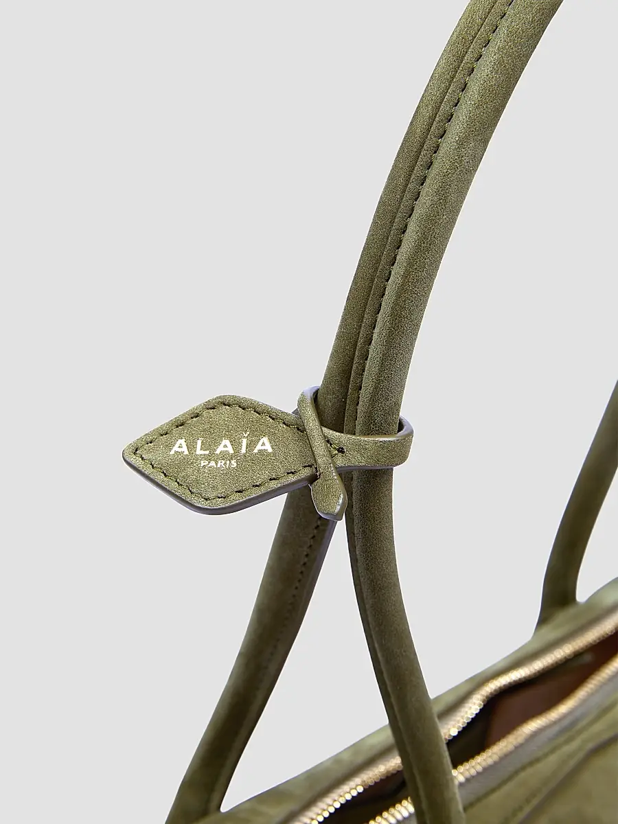 Alaïa Women's Le Teckel Leather Shoulder Bag | Thumbnail 6 Alaïa Women's Le Teckel Leather Shoulder Bag | Thumbnail 6